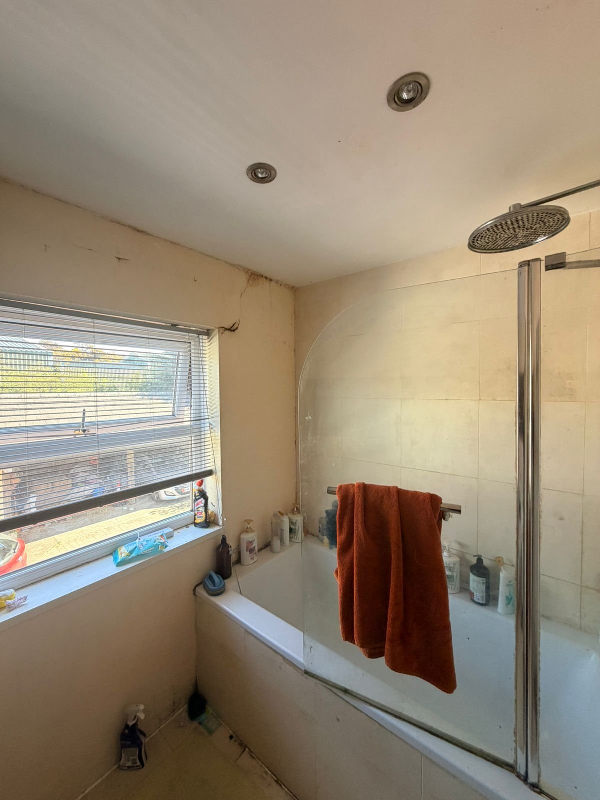Bathroom before refurbishment